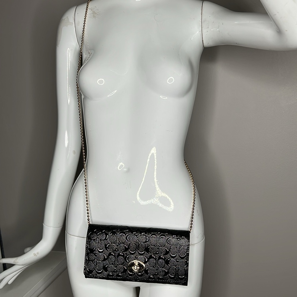 Coach Riley Black Patent Leather Full Logo Crossbody Wallet on a Chain Bag - Picture 2 of 13